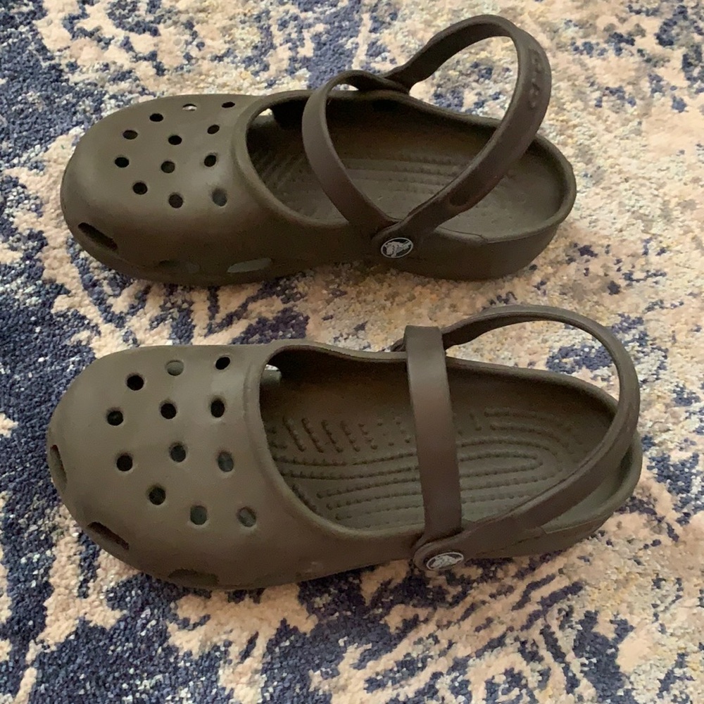 Mary Jane brown crocs size women’s 5